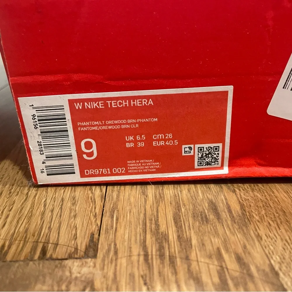 NWT Nike Tech Hera - Women’s 9 - Picture 7 of 7